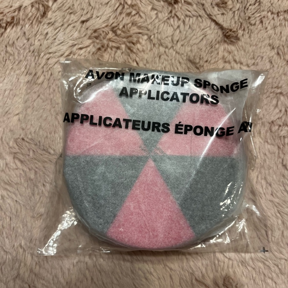 Avon makeup sponge applicators. NWT. - Picture 2 of 2